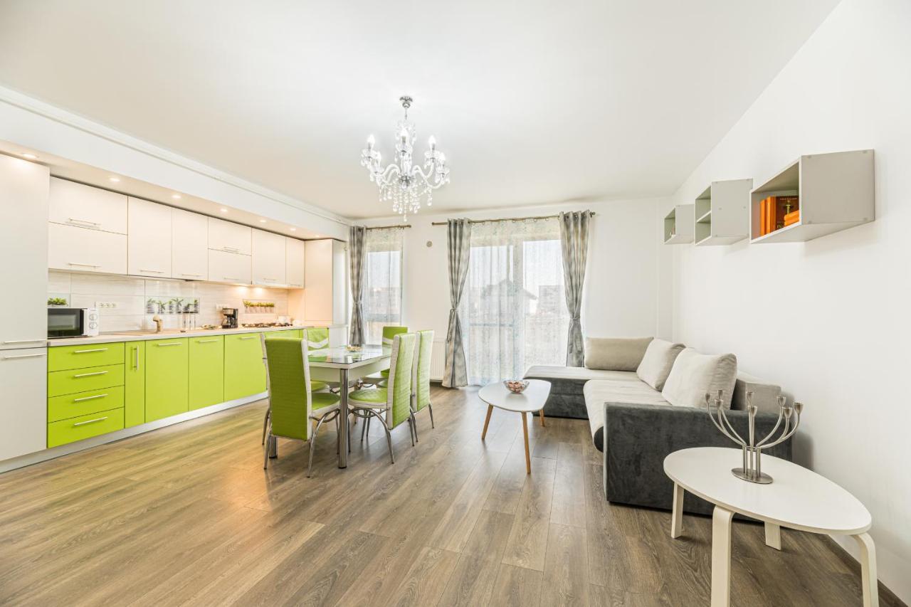 2 Narcis Apartment *